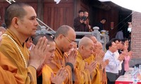Gebet für gefallene Soldaten in der Pagode Phat Tich Truc Lam Ban Gioc
