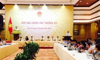 Premierminister Nguyen Xuan Phuc will das Wachstumsziel entschlossen verfolgen