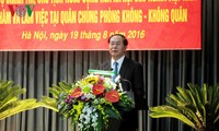 Staatspräsident Tran Dai Quang besucht Luftwaffe