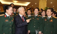 KPV-Generalsekretär Nguyen Phu Trong trifft Vertreterin vorbildlicher Frauen in der Armee