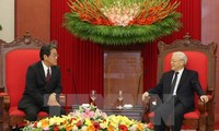 KPV-Generalsekretär Nguyen Phu Trong empfängt Japans neuen Botschafter Umeda Kunio