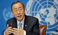UN-Generalsekretär Ban Ki-moon verabschiedet sich von Mitarbeitern der Uno