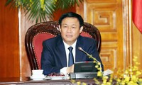 Vizepremierminister Vuong Dinh Hue berät mit Ministerien über Reform und Entwicklung von Unternehmen