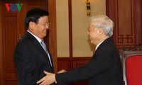 KPV-Generalsekretär Nguyen Phu Trong empfängt Laos Premierminister Thongloun Sisoulith
