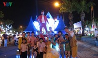Da Nang mit lebhaftem Straßenfest