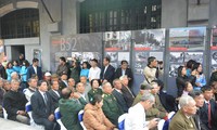 Ausstellung „Suche nach Erinnerungen“ in der Gedenkstätte des Gefängnisses Hoa Lo