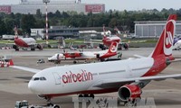 EU genehmigt den Kauf einen Teils Air Berlins durch Easyjet