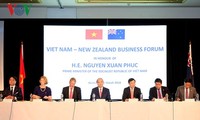Premierminister Nguyen Xuan Phuc nimmt an Vietnam-Neuseeland-Unternehmensforum teil