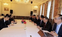 Vietnam beteiligt sich aktiv an Aktivitäten auf dem Wirtschaftsforum in Sankt Petersburg
