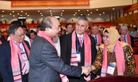 Premierminister Nguyen Xuan Phuc nimmt an Investitionskonferenz in Dak Nong teil