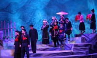 Vorstellung des Cai Luong-Theater-Stücks „Die Liebesgeschichte in Khau Vai“ für Publikum im Süden