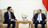 Premierminister Nguyen Xuan Phuc empfängt kambodschanischen Botschafter Prak Nguon Hong