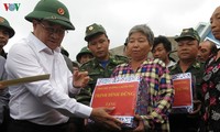 Vizepremierminister Trinh Dinh Dung verlangt, dass Bewohner aus Booten und Zuchtanlagen evakuiert werden