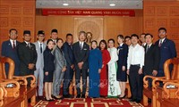 Leiter von Ho-Chi-Minh-Stadt empfängt Teilnehmer des Schiffes für südostasiatische und japanische Jugendliche