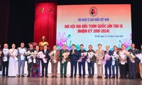 Künstlerin des Volkes Thuy Mui wird zur Vorsitzende des Verbands der Bühnenkünstler gewählt