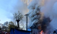 Brand auf vietnamesischem Markt an der Grenze zwischen Tschechien und Deutschland