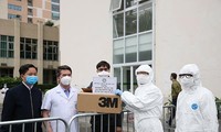 Verband der jungen Mediziner schenkt vorderster Front zehntausende Schutzanzüge und Masken