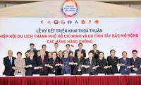 Konferenz zur Tourismusentwicklung von Ho-Chi-Minh-Stadt und acht Provinzen im Nordwesten