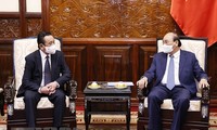 Staatspräsident Nguyen Xuan Phuc trifft Botschafter der Mongolei Bilegdorj Dash zum Ende seiner Amtszeit in Vietnam