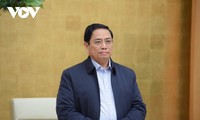 Premierminister Pham Minh Chinh fordert flexible Anpassung und effektive Kontrolle der Covid-19-Epidemie
