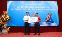 Vietnamesisches Tischtennisteam für ausgezeichnete Leistung bei den SEA Games gewürdigt