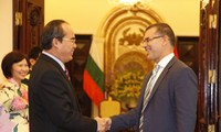 Deputi PM Viet Nam Nguyen Thien Nhan menerima Deputi PM, Menteri Keuangan Republik Bulgaria