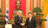 Wakil Presiden Republik Uruguay Timur, Danilo Astori melakukan kunjungan resmi di Vietnam