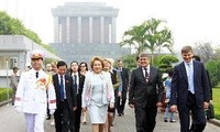 Ketua Senat Federasi Rusia mengakhiri kunjungan persahabatan resmi di Vietnam