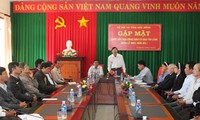Provinsi Dak Nong mengadakan pertemuan dengan para pemuka agama sehubungan dengan Hari Raya Natal 2012