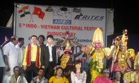 Memperkuat hubungan solidaritas, persahabatan rakyat Vietnam-India
