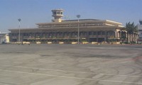 Bandara internasional di kota Aleppo , Suriah telah ditutup