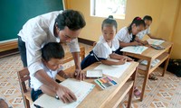 Provinsi Khanh Hoa memperkuat kader kesehatan, pendidikan untuk kabupaten kepulauan Truong Sa