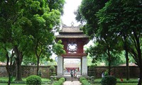 Kuil Sastra Van Mieu-Quoc Tu Giam menyambut Piagam Pengakuan Situs Peninggalan nasional khusus