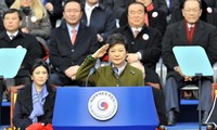  Ibu Park Geun-hye menjadi Presiden wanita pertama  Republik Korea