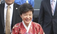 Kira-kira 80 % warga Republik Korea percaya pada Presiden baru Park Geun-hye