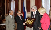 Aktivitas Ketua MN Vietnam Nguyen Sinh Hung di Federasi Rusia