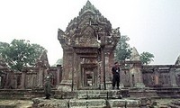 Kamboja dan Thailand memulai acara dengar pendapat di ICJ tentang sengketa terhadap Candi Preah Vihear