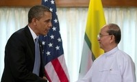 Presiden AS, Barack Obama melakukan pembicaraan dengan Presiden Myanmar, Thein Sein