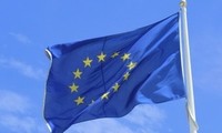 Uni Eropa melonggarkan kebijakan pengetatan ikat pinggang guna memulihkan ekonomi