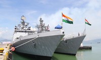 Kapal Angkatan Laut India melakukan kunjungan di kota Da Nang