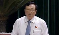 MN Vietnam terus melakukan acara interpelasi terhadap anggota-anggota Pemerintah
