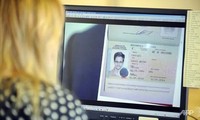 Rusia mengizinkan Edward Snowden bersuaka sementara