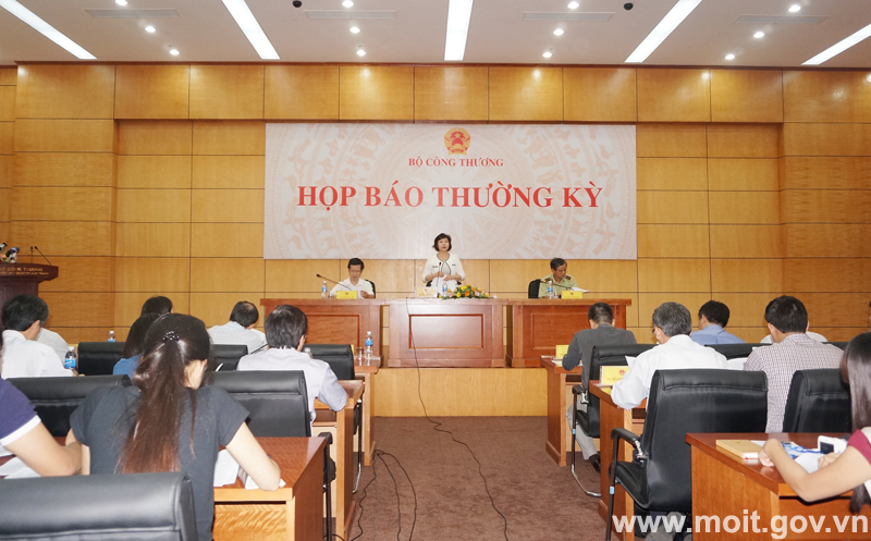 Kementerian Industri dan Perdagangan Vietnam mengadakan jumpa pers periodik