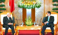 PM Vietnam, Nguyen Tan Dung menerima Ketua Kelompok Legislator Persahabatan Perancis-Vietnam