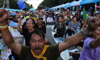  Thailand: memperkuat pasukan polisi untuk mengontrol demonstrasi