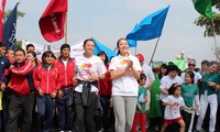 Lomba marathon mengumpulkan derma kira-kira VND 1,5 miliar untuk anak-anak 
