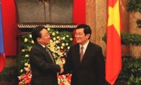 Presiden Vietnam, Truong Tan Sang melakukan pembicaraan dengan Presiden Mongolia, Tsakhiagiin Elbegdoji