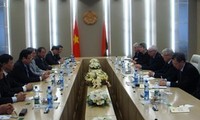 Wakil Ketua MN Vietnam, Huynh Ngoc Son melakukan kunjungan kerja di Belarus