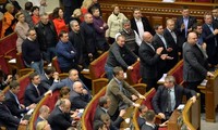 Pemerintah Ukraina lolos dari  pemungutan suara atas mosi tidak percaya