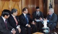 Vietnam dan Uruguay memperkuat dan mendorong kerjasama di banyak segi
